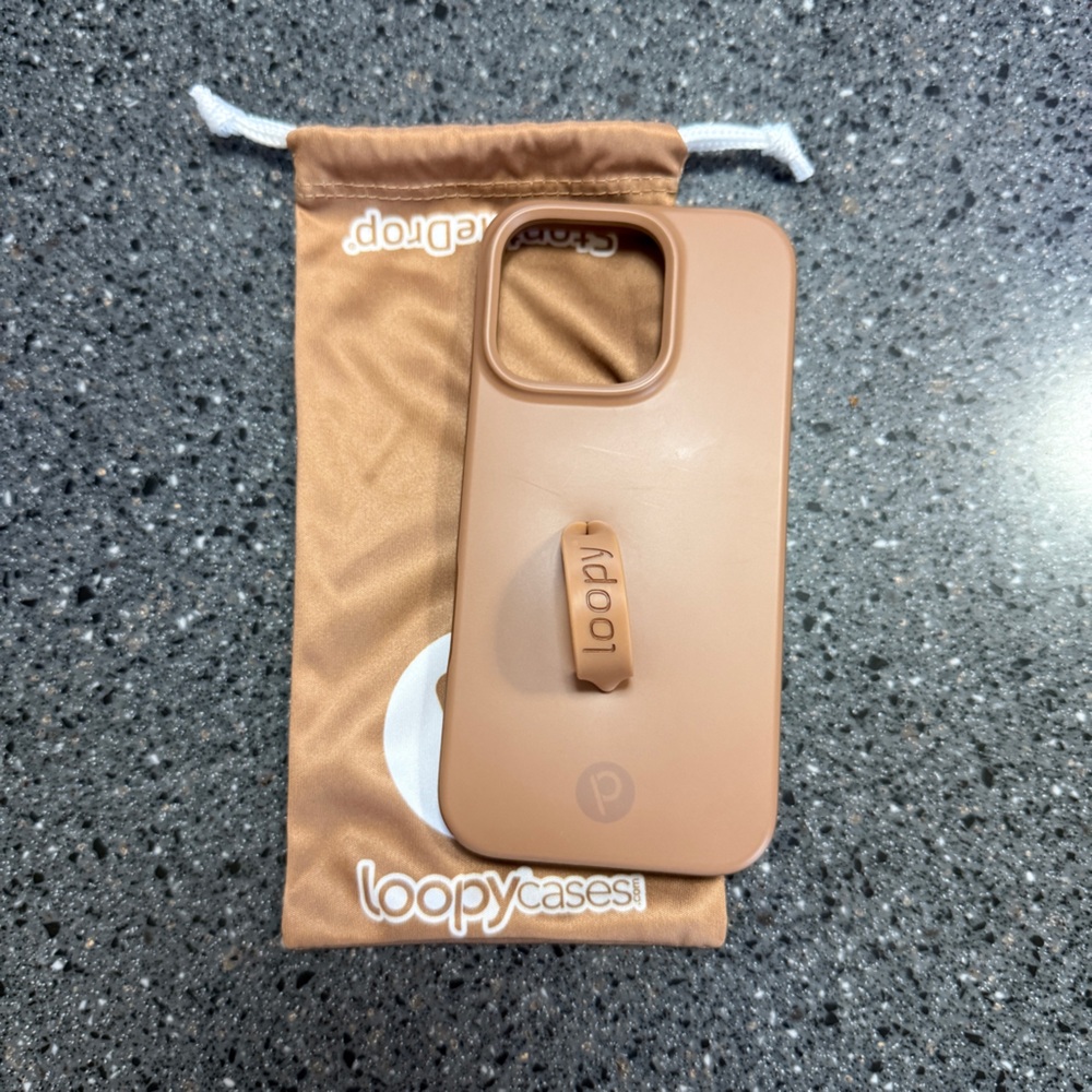 Saddle Brown Loopy Case 🤎